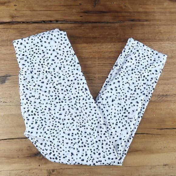 BALANCE COLLECTION WHITE WITH BLACK & GREY SPOTS PRINT CAPRI LEGGING SIZE SMALL - Picture 1 of 9